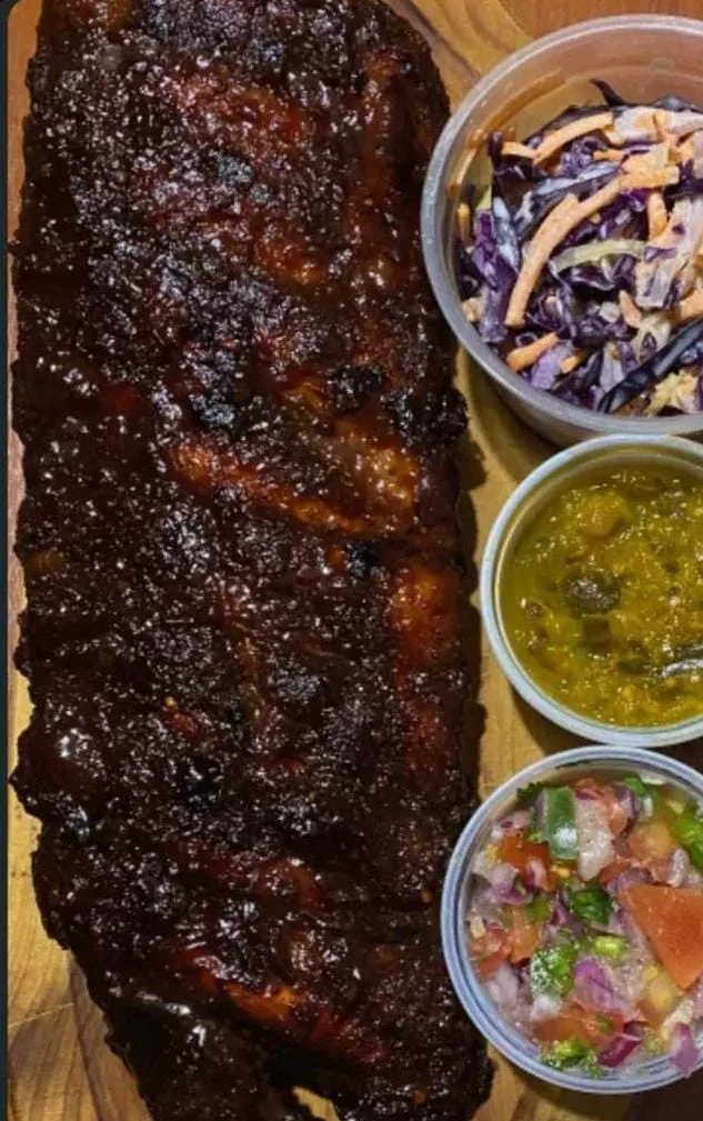 Ribs de cerdo ahumado